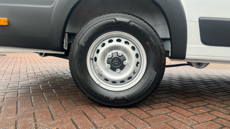 Peugeot Boxer 3500 Heavy L4 Diesel 2.2 BlueHDi 140 H2 Van Professional